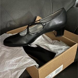 Trotters Black Leather Heels